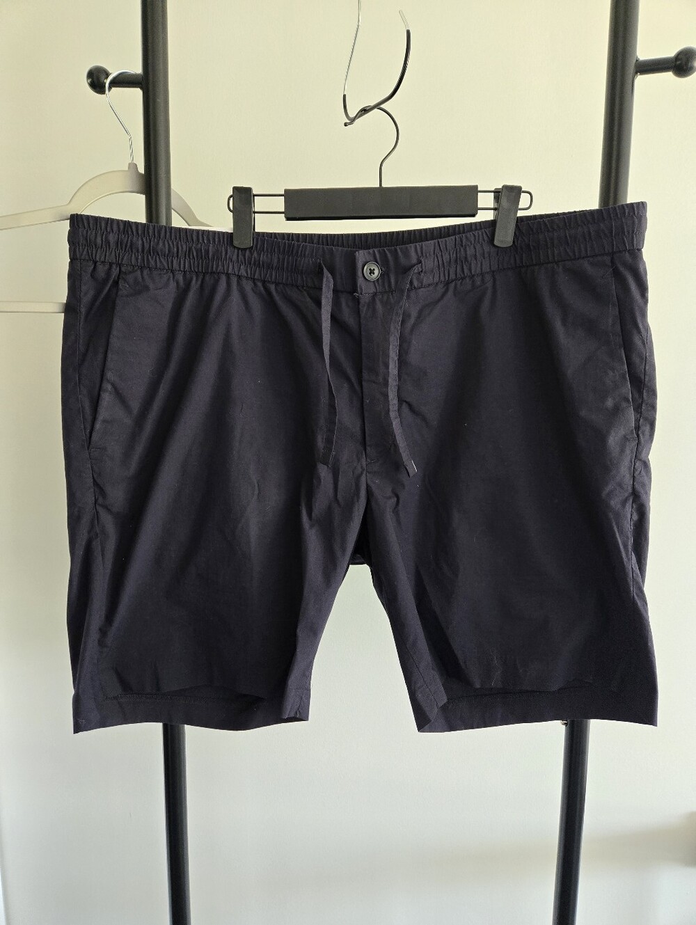 New. H&M Men’s XXL Black Pull-On Shorts – Regular Fit